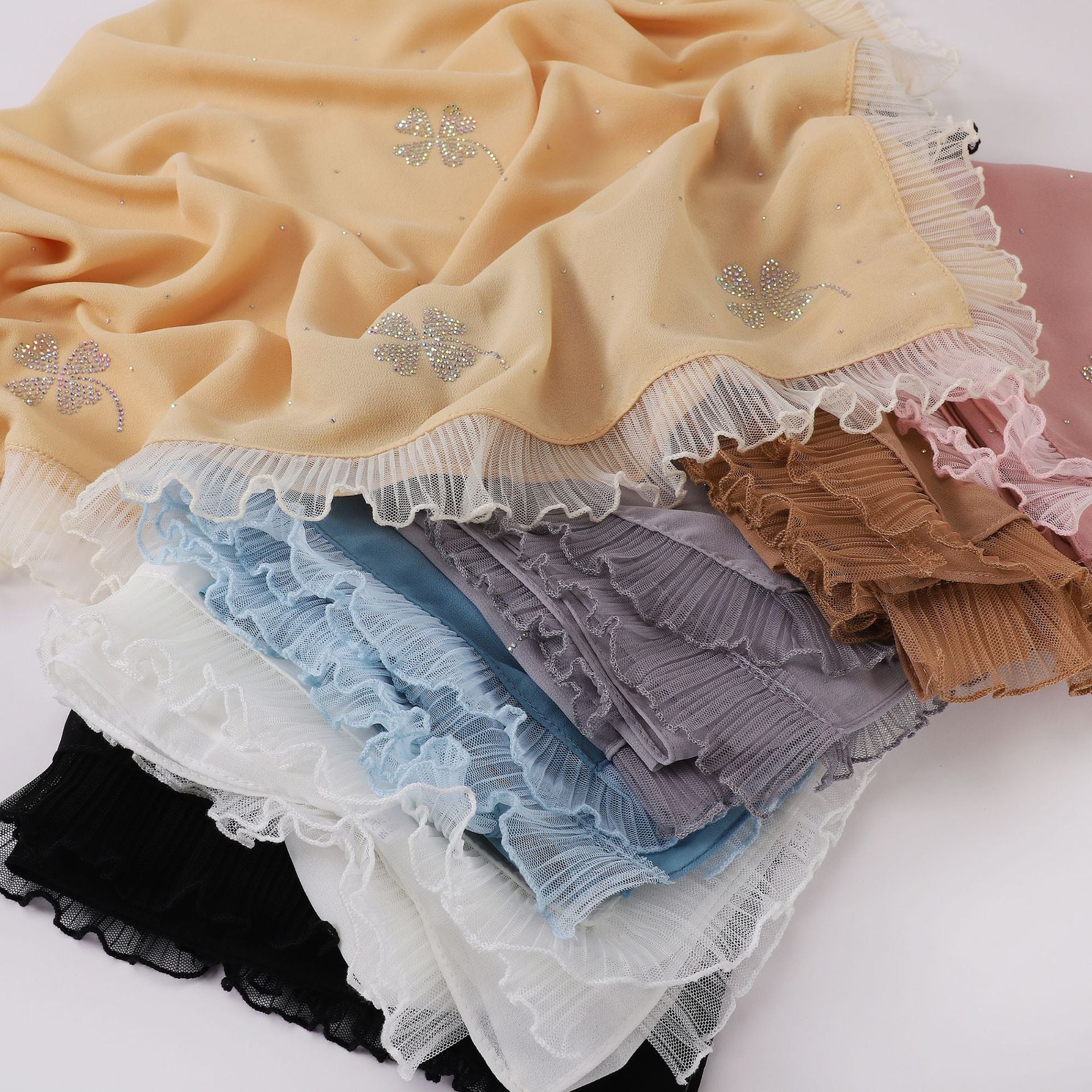 New four-leaf clover hot diamond organ edge pearl chiffon square scarf yarn scarf Middle East and Africa headscarf
