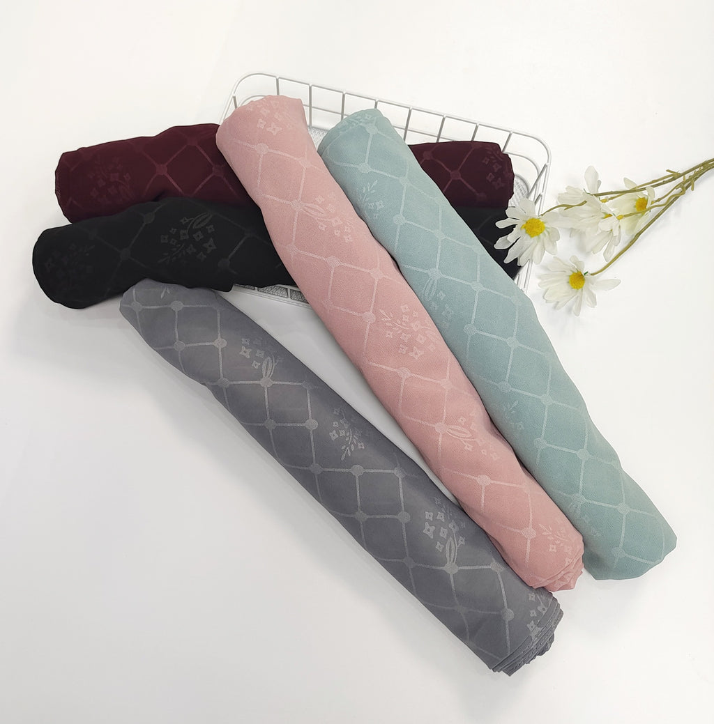 Customized various sizes Chiffon cotton polyester long scarf Square scarf Embossed printing Middle East headscarf