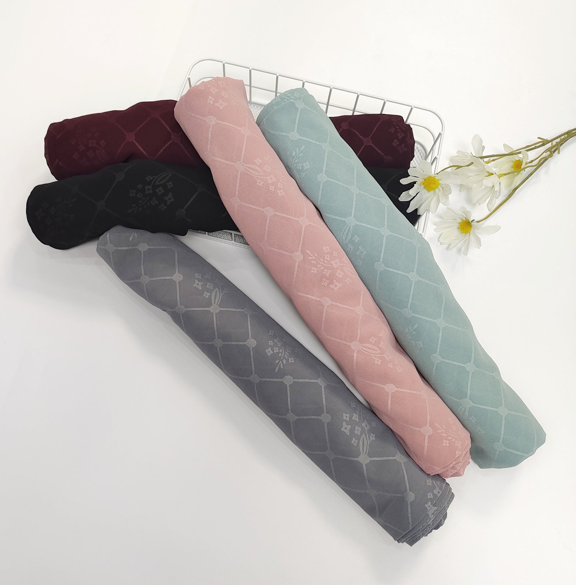 Customized various sizes Chiffon cotton polyester long scarf Square scarf Embossed printing Middle East headscarf