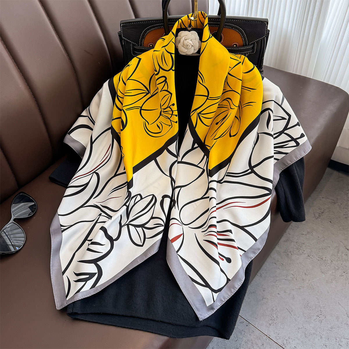 Age-reducing printed scarf, scarf, large square scarf, outer shawl, sunscreen, fashion scarf, professional multi-functional neck protection