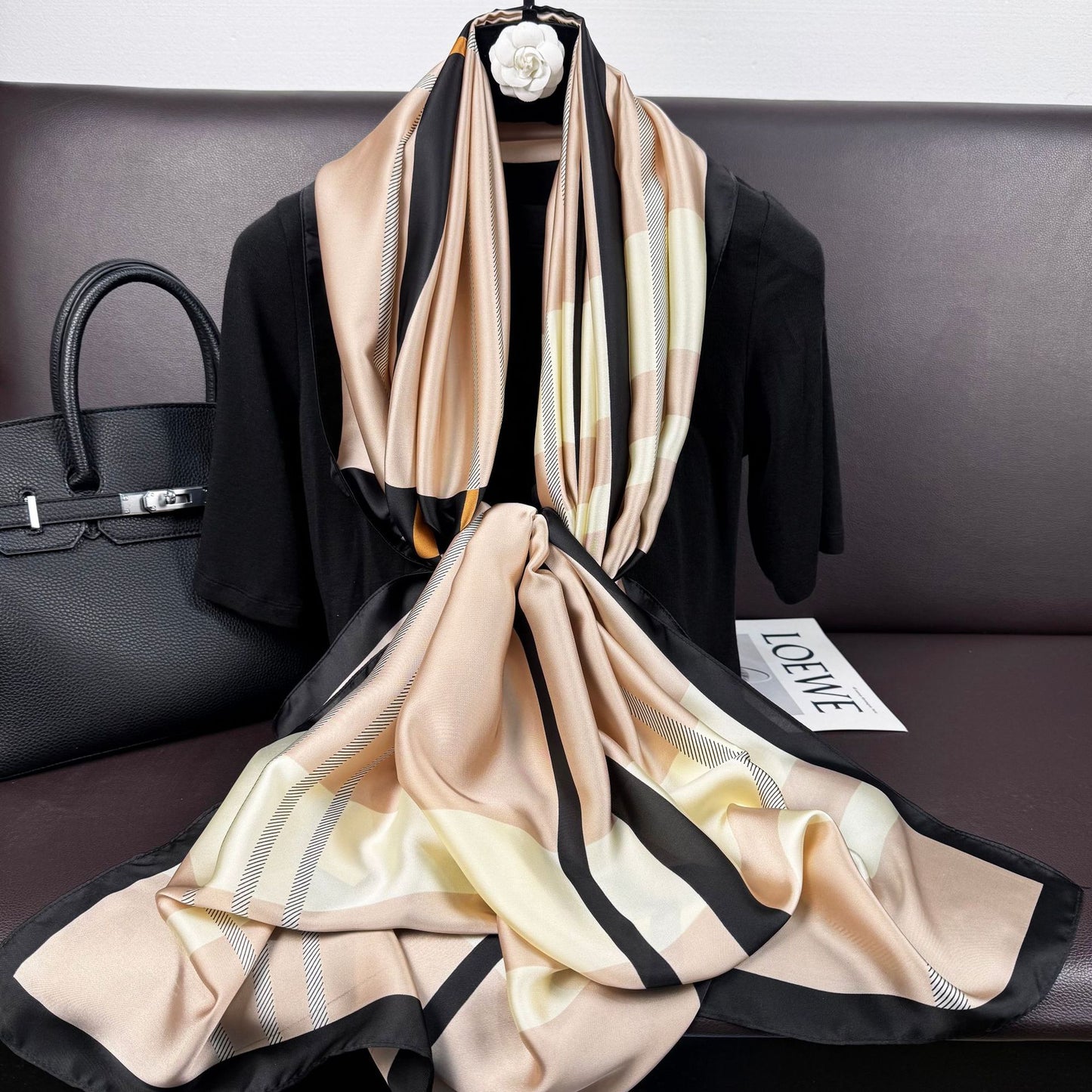 Simple and versatile geometric lines plaid damask printed silk scarf, new women's sunscreen shawl in spring, summer and autumn