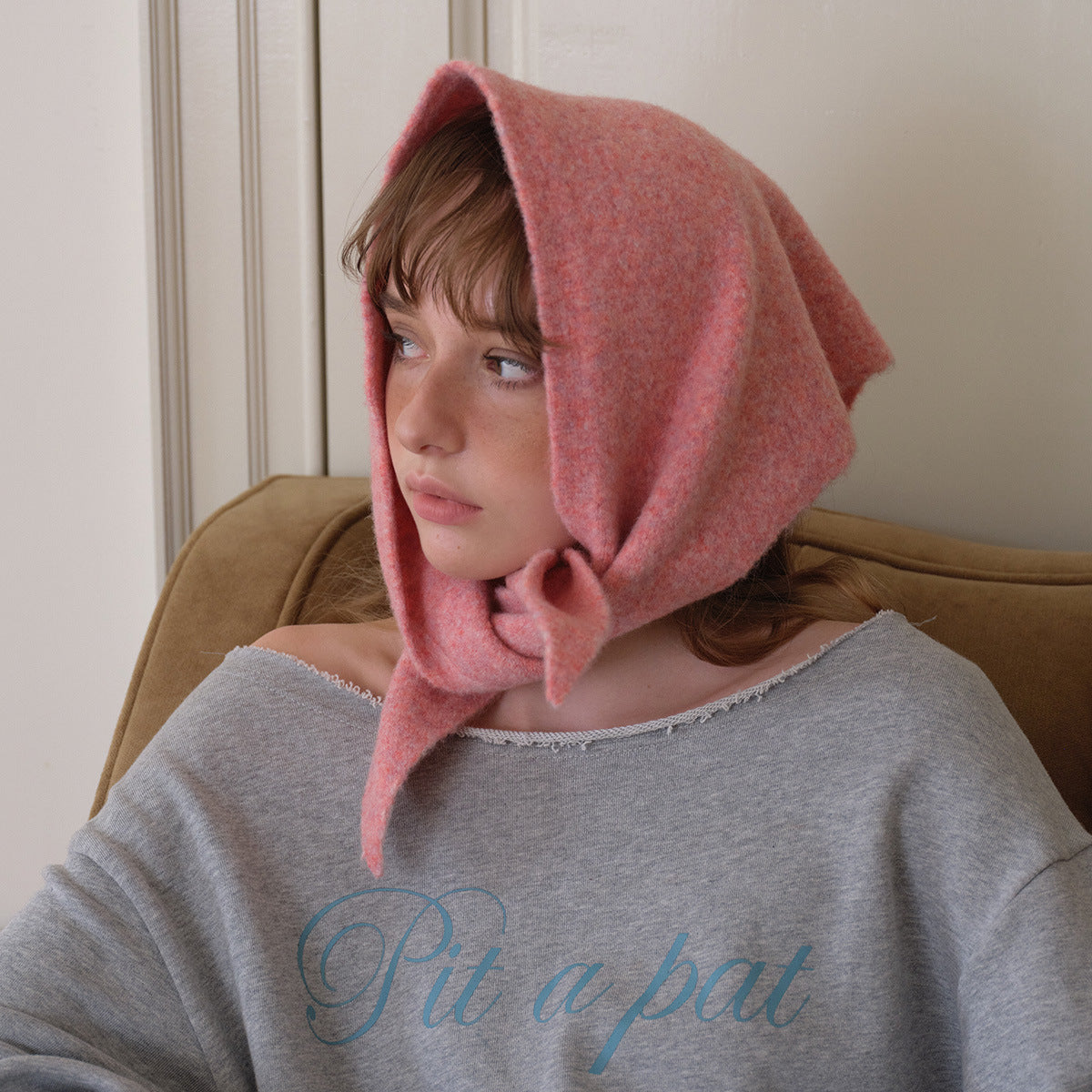 Contains 30 wool blended solid color knitted triangle scarf for women's autumn and winter Korean foreign small scarf headscarf dual-purpose