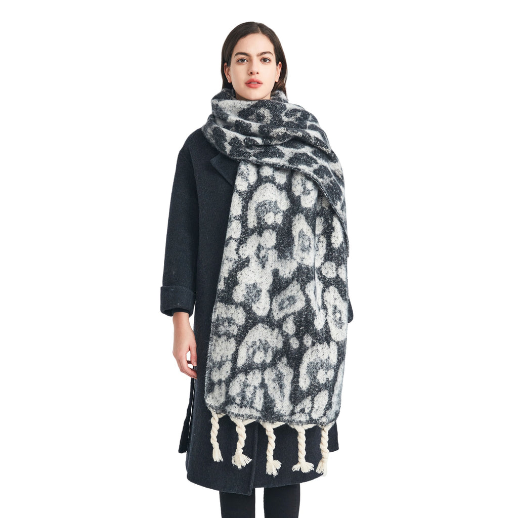 Europe, America, autumn and winter new circle sand jacquard leopard print knotted fringed scarf women's thickened shawl