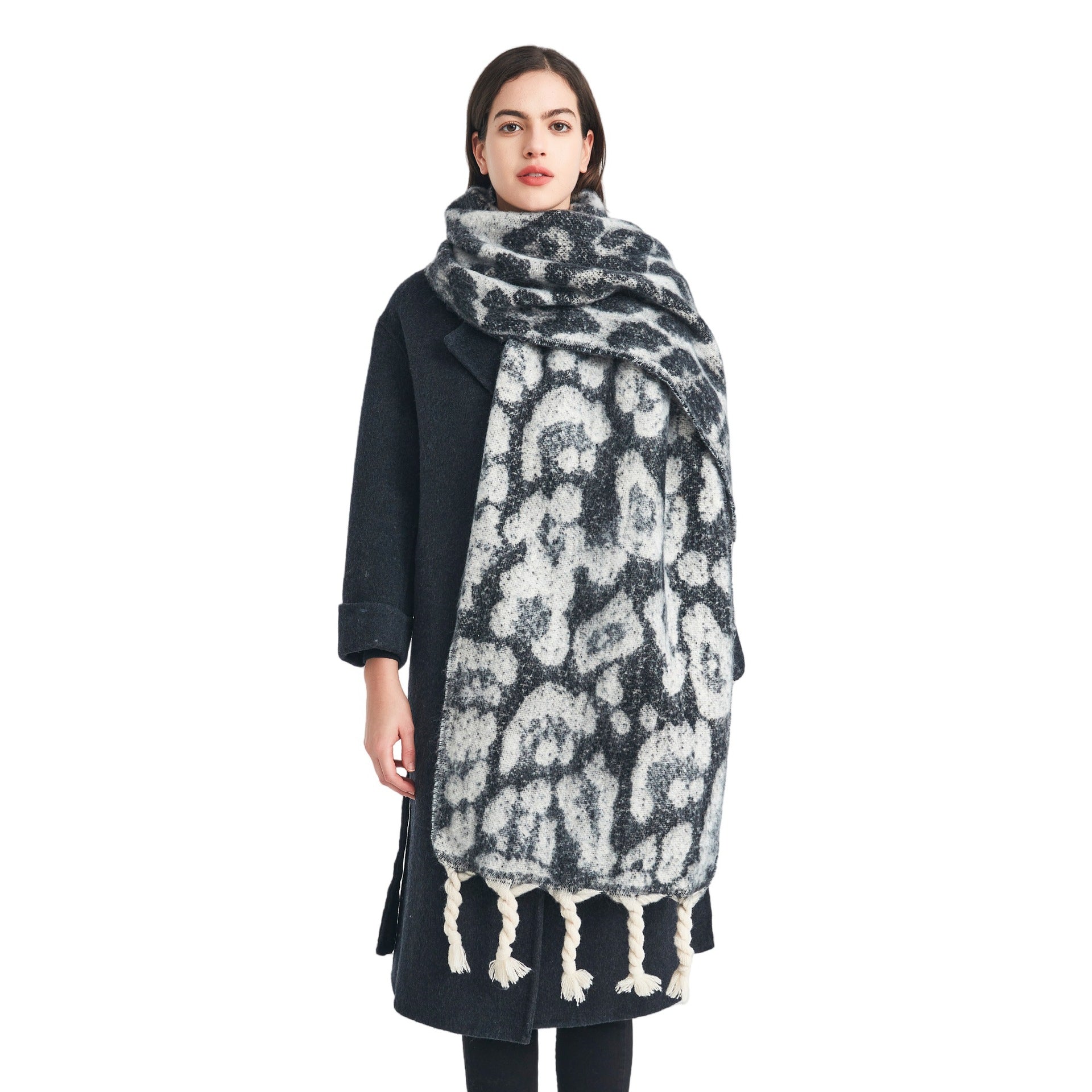 Europe, America, autumn and winter new circle sand jacquard leopard print knotted fringed scarf women's thickened shawl