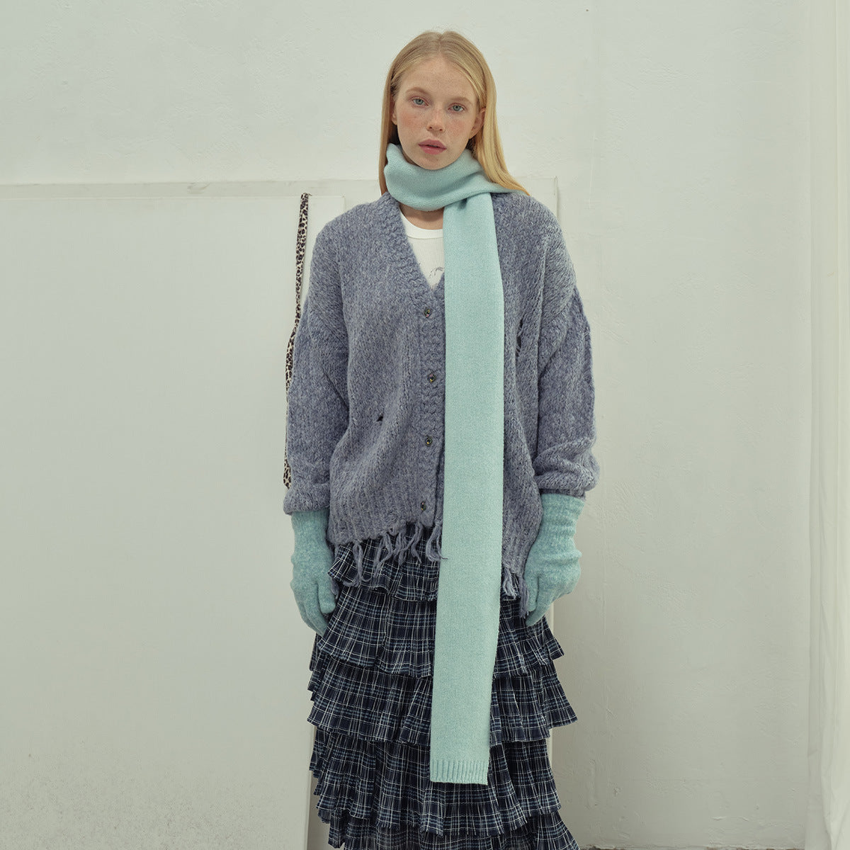 Classic basic wool blended soft waxy solid color flower knitted scarf women's winter cute wool scarf