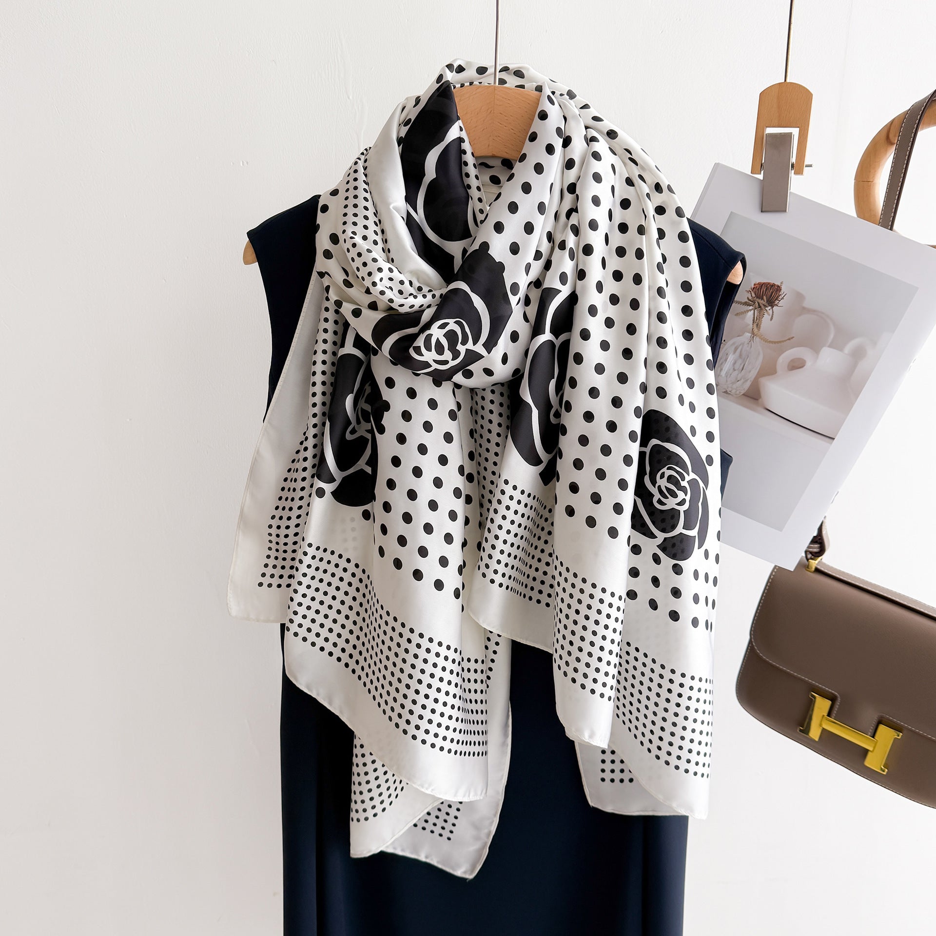 Fashion versatile commuter black and white polka dot printed long silk scarf, simple and elegant temperament women's sun protection shawl