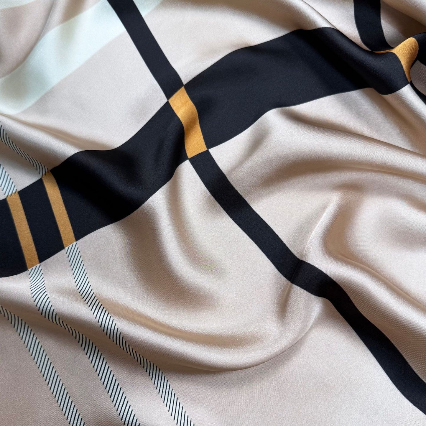 Simple and versatile geometric lines plaid damask printed silk scarf, new women's sunscreen shawl in spring, summer and autumn