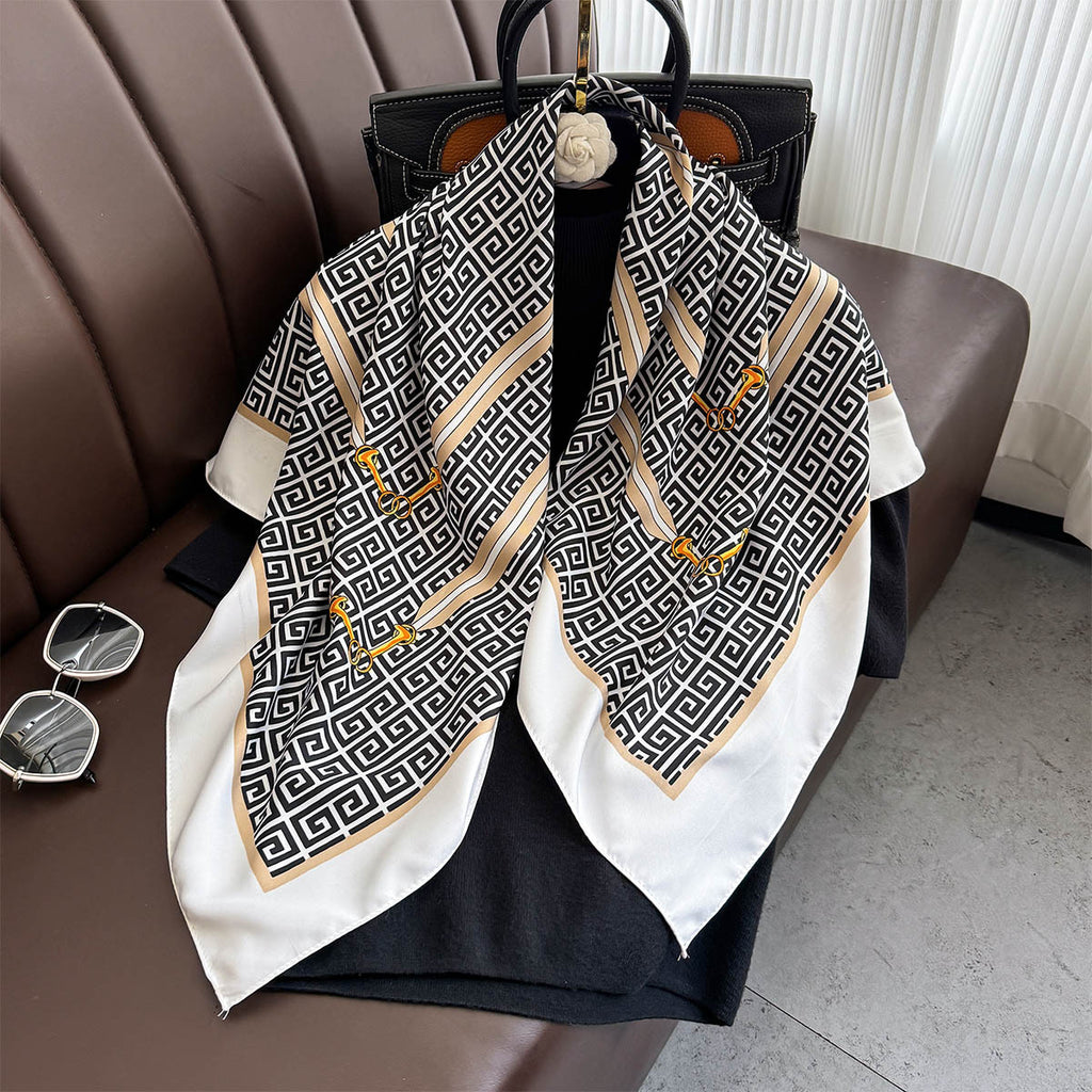 Korean version of the new spring and summer chain, letter large square scarf, high-end outer shawl decorative scarf, neck protection tide