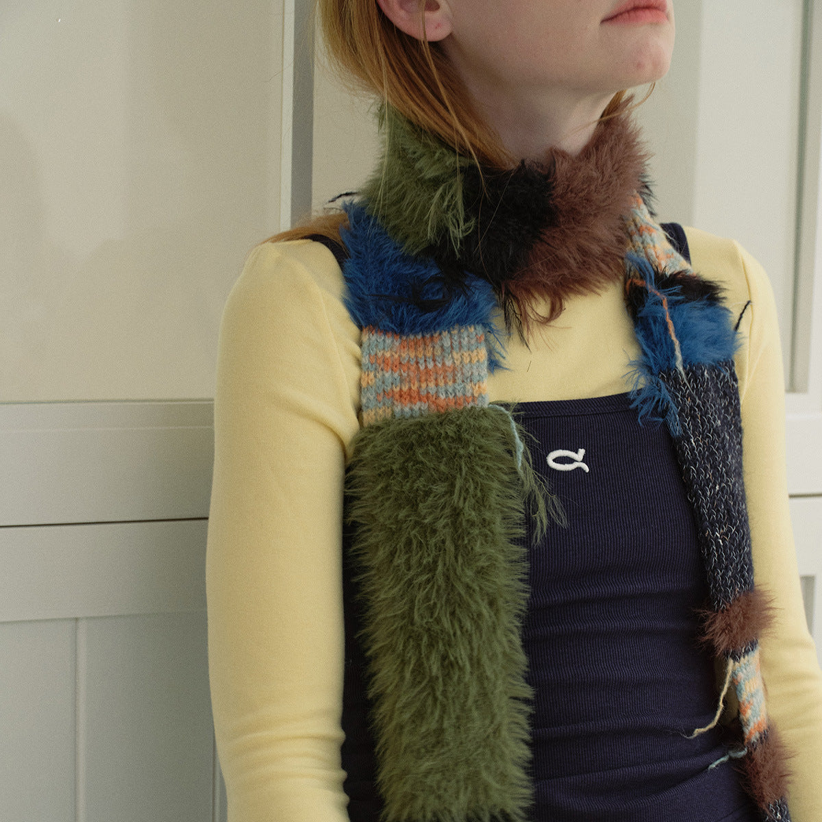 Show multi-material color matching shape decorative striped knitted fringed scarf men's and women's autumn and winter soft wool scarf