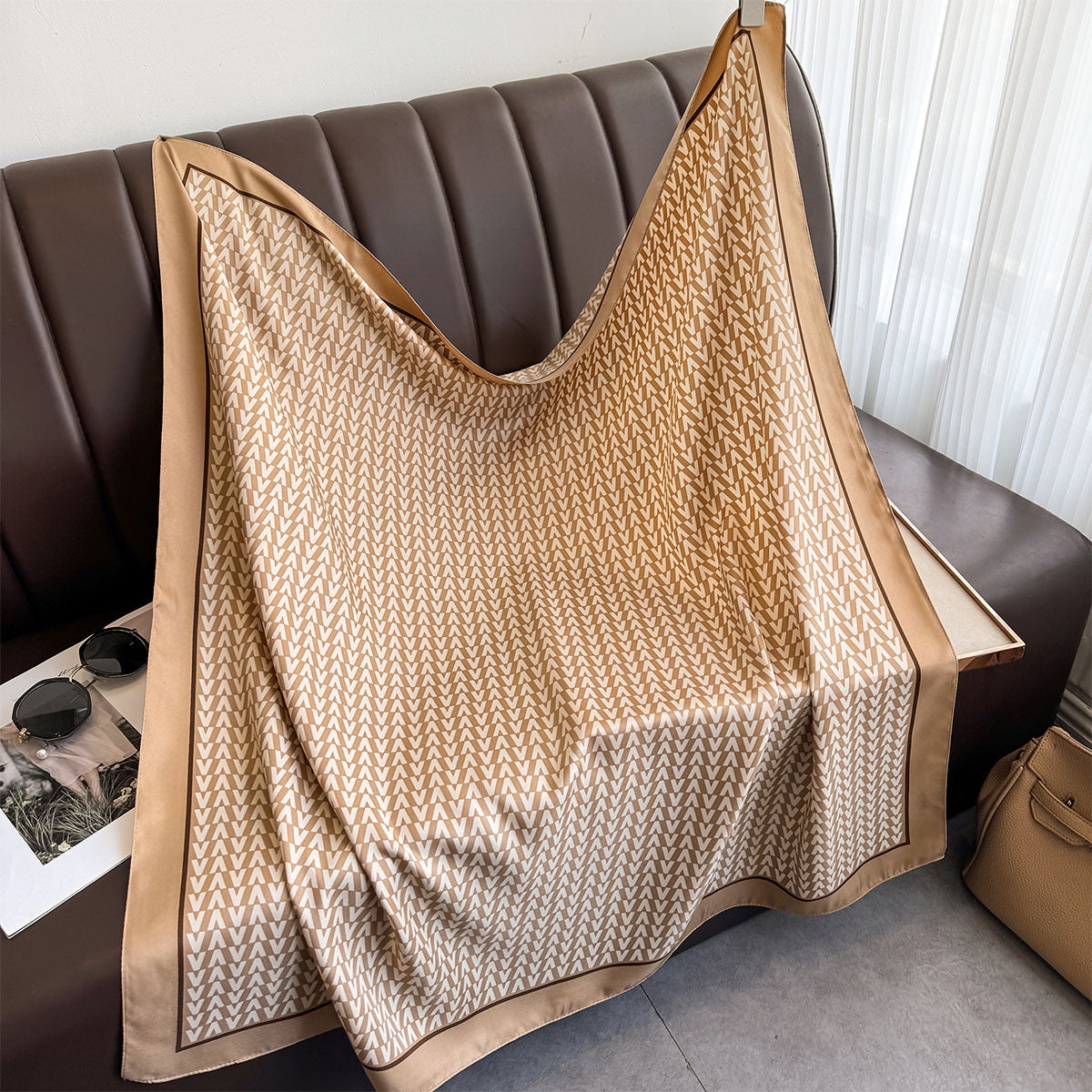 Simple and atmospheric design sense V letter arrangement printed square scarf Japanese and Korean retro high-end sense 90 twill silk scarf thin