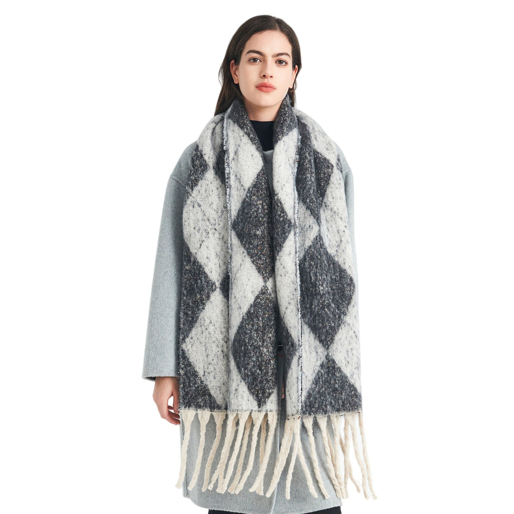 2025 new European, American autumn and winter circle yarn jacquard rhombus fringed scarf
