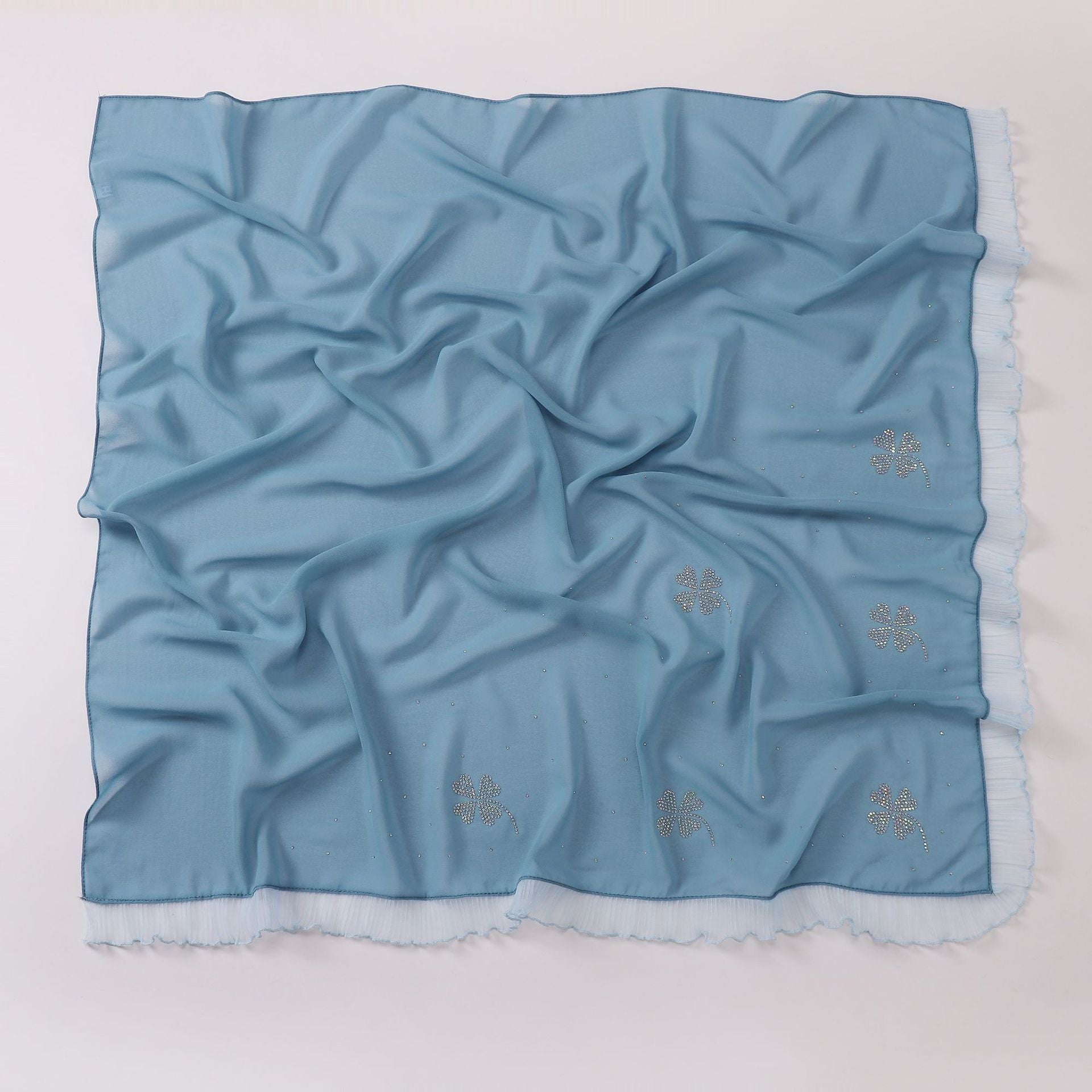 New four-leaf clover hot diamond organ edge pearl chiffon square scarf yarn scarf Middle East and Africa headscarf