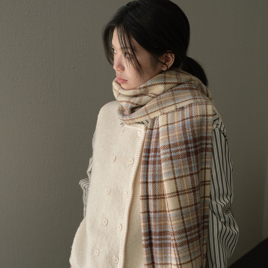 Designer Classic Beige Oatmeal Latte Plaid Scarf Female Autumn and Winter Student Soft Warm Wool Scarf