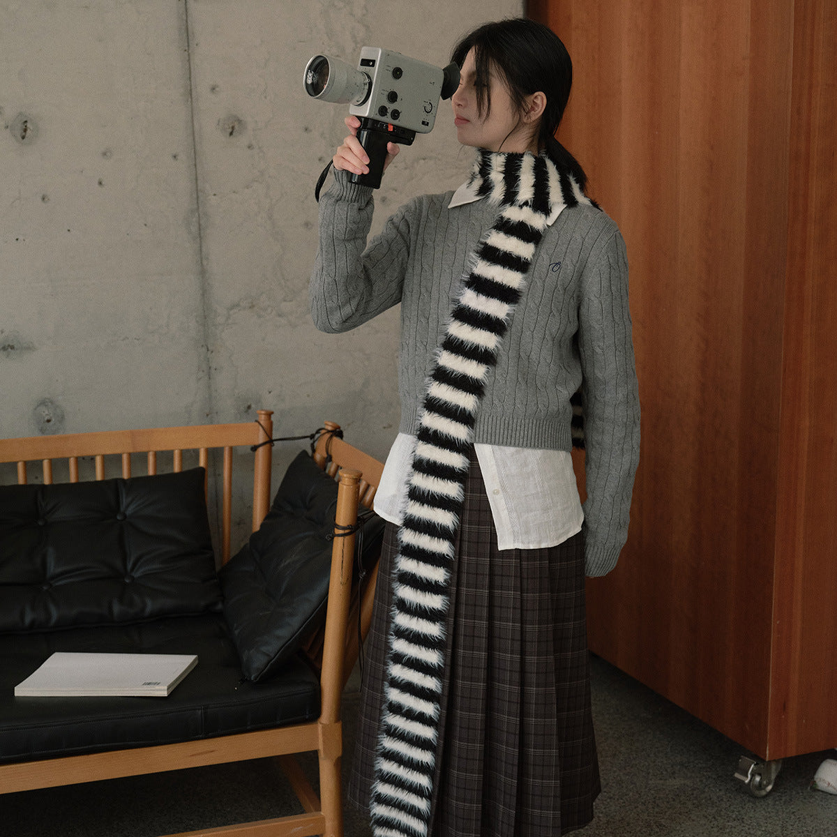 Long-haired imitation mink niche millennial retro striped knitted scarf women's winter decoration soft wool scarf