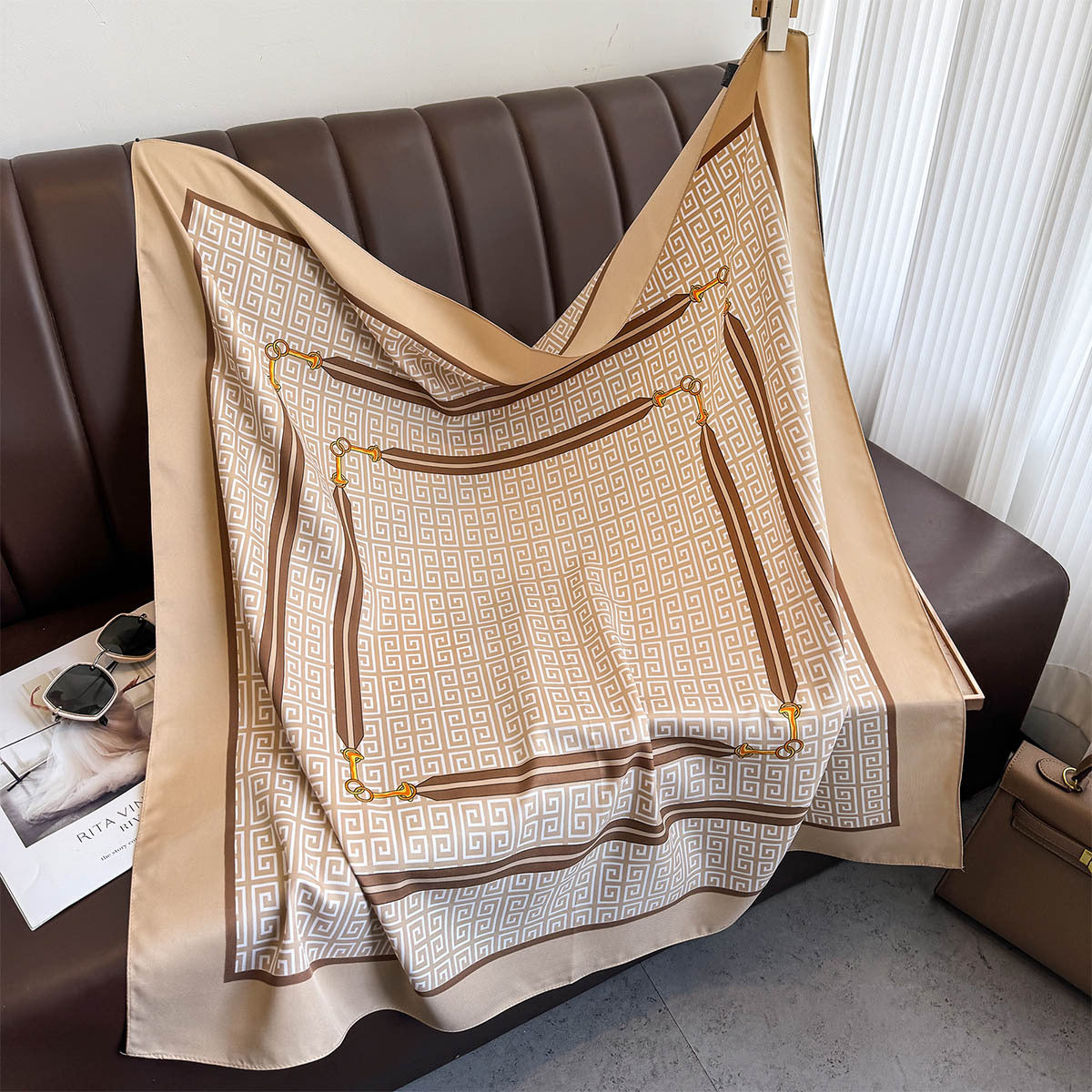 Korean version of the new spring and summer chain, letter large square scarf, high-end outer shawl decorative scarf, neck protection tide