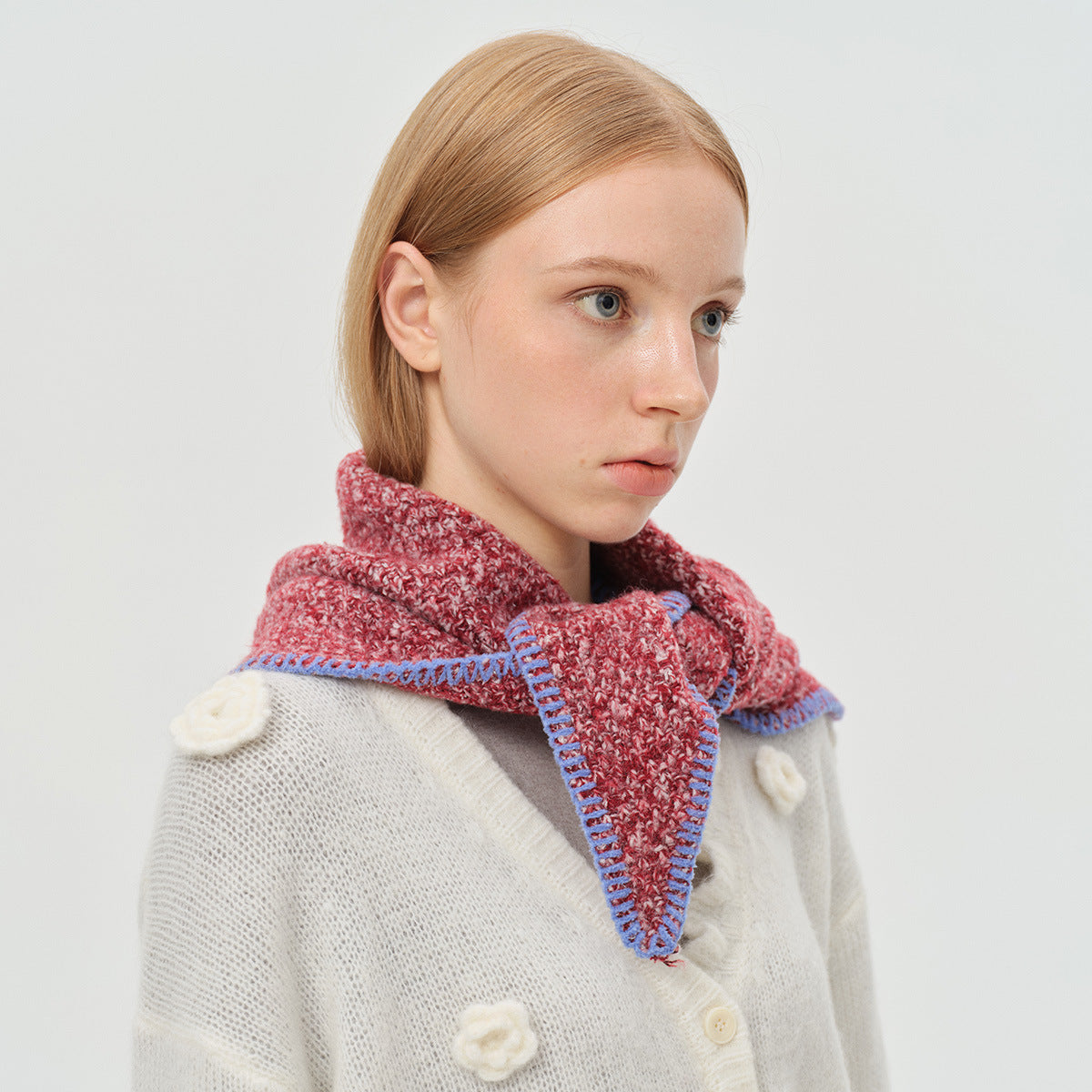 Wool blended flower-clipped knitted triangle scarf women's autumn and winter retro edge-locked warm wool small scarf scarf