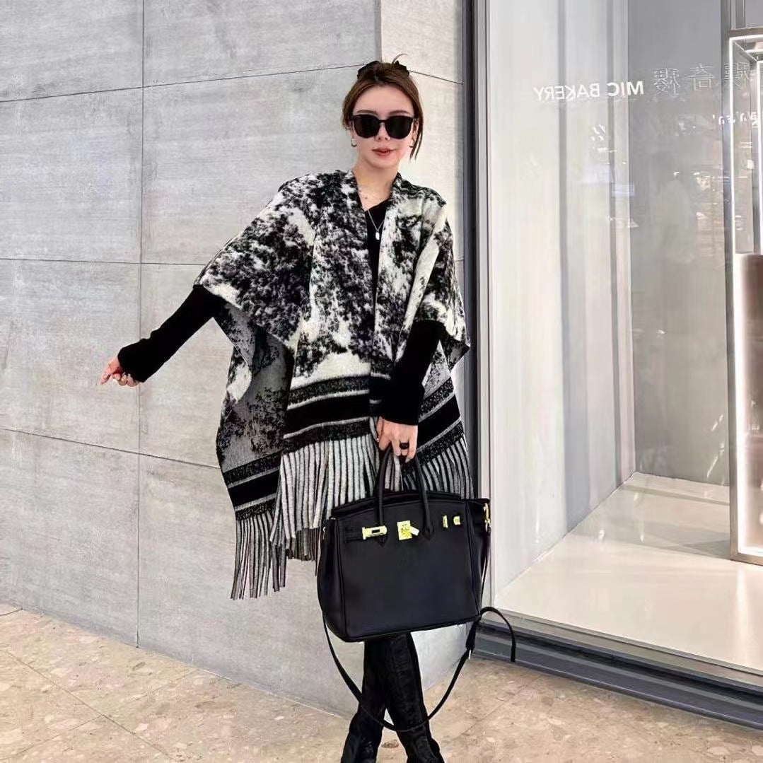 Autumn and winter Internet celebrities new plaid shawl with temperament fringed shawl cape cape retro scarf coat women
