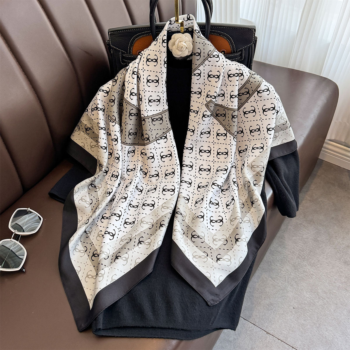 Light luxury Korean version of the letter new simple large square scarf age reduction versatile travel sunscreen shawl neck protection thin warm