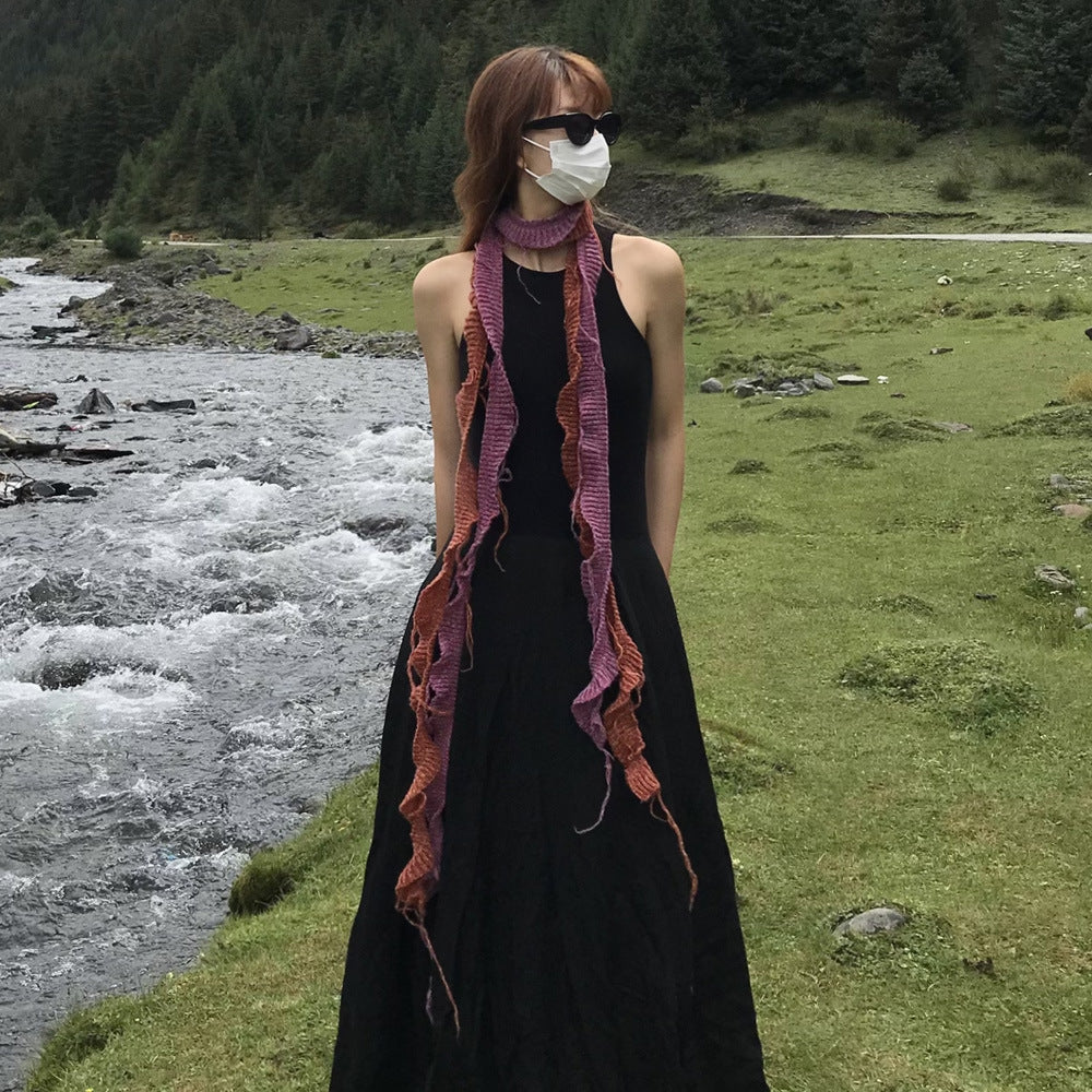 Spiral-woven hand-hung beard lotus leaf edge two-color splicing knitted small scarf women's autumn and winter wool decorative scarf