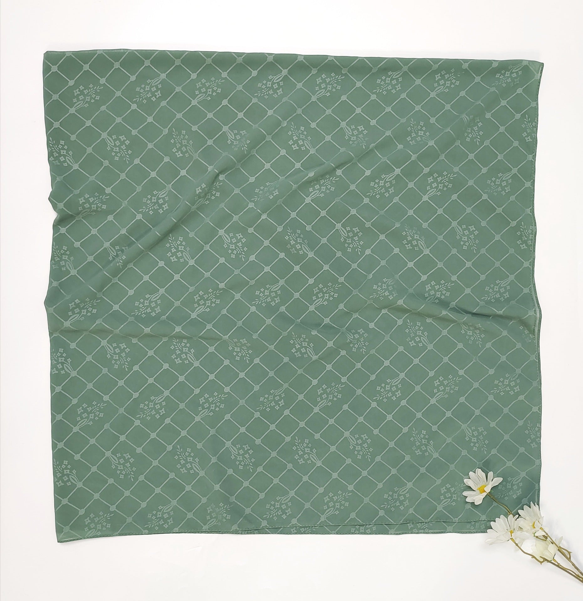 Customized various sizes Chiffon cotton polyester long scarf Square scarf Embossed printing Middle East headscarf