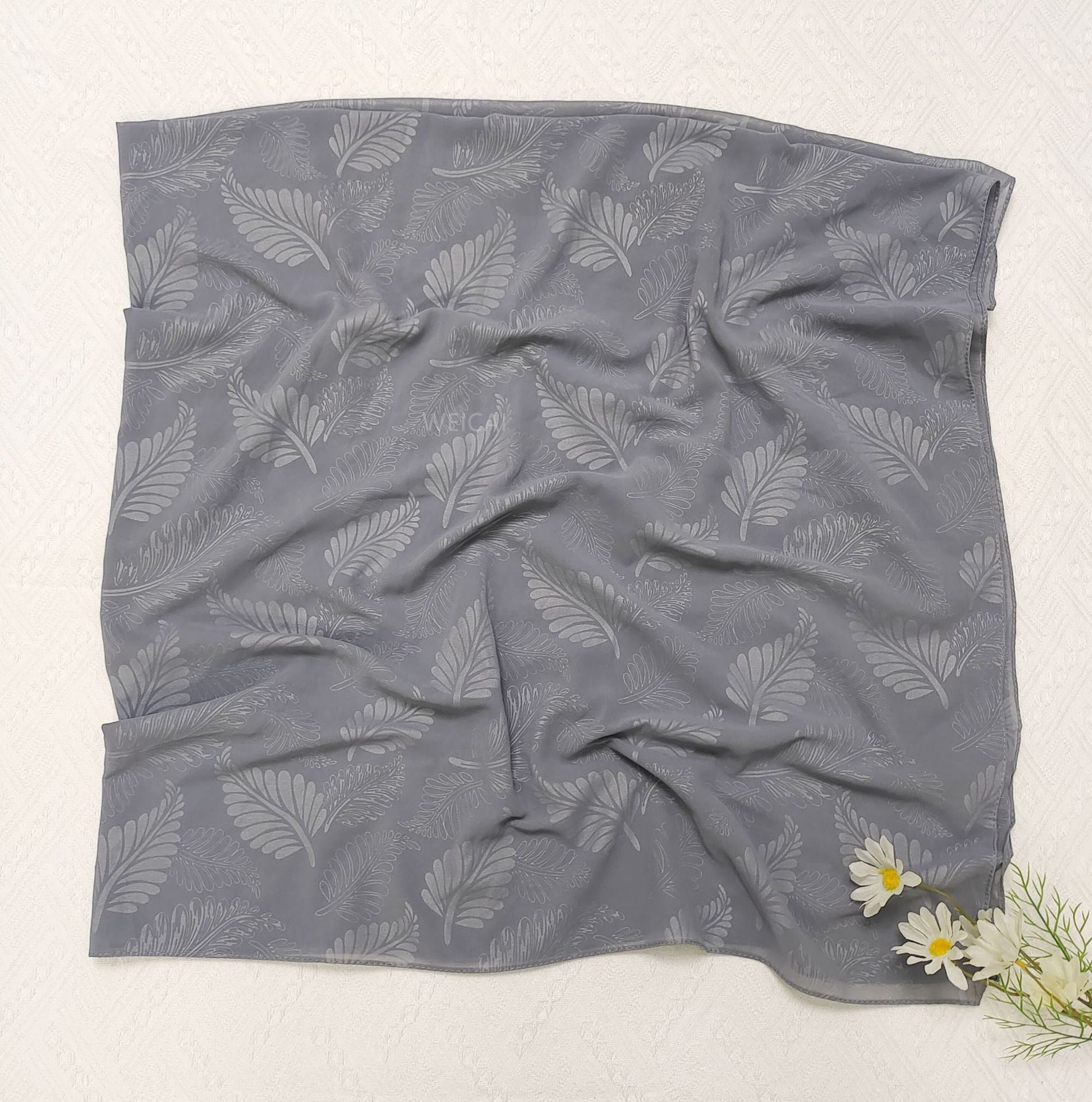 Size Pattern Customized Chiffon Cotton Polyester Long Towel Square Scarf Scarf Leaf Embossing Printing Middle East Headscarf Yarn