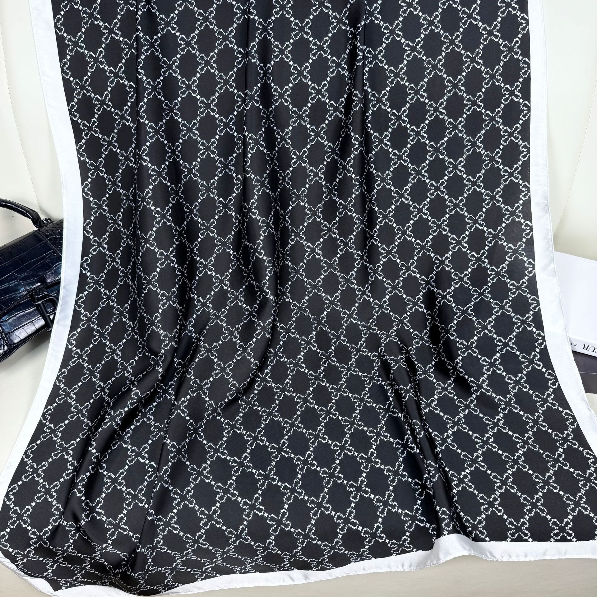 Simple and elegant ethnic women's decorative outer shawl, geometric cross pattern printing long silk scarf headscarf