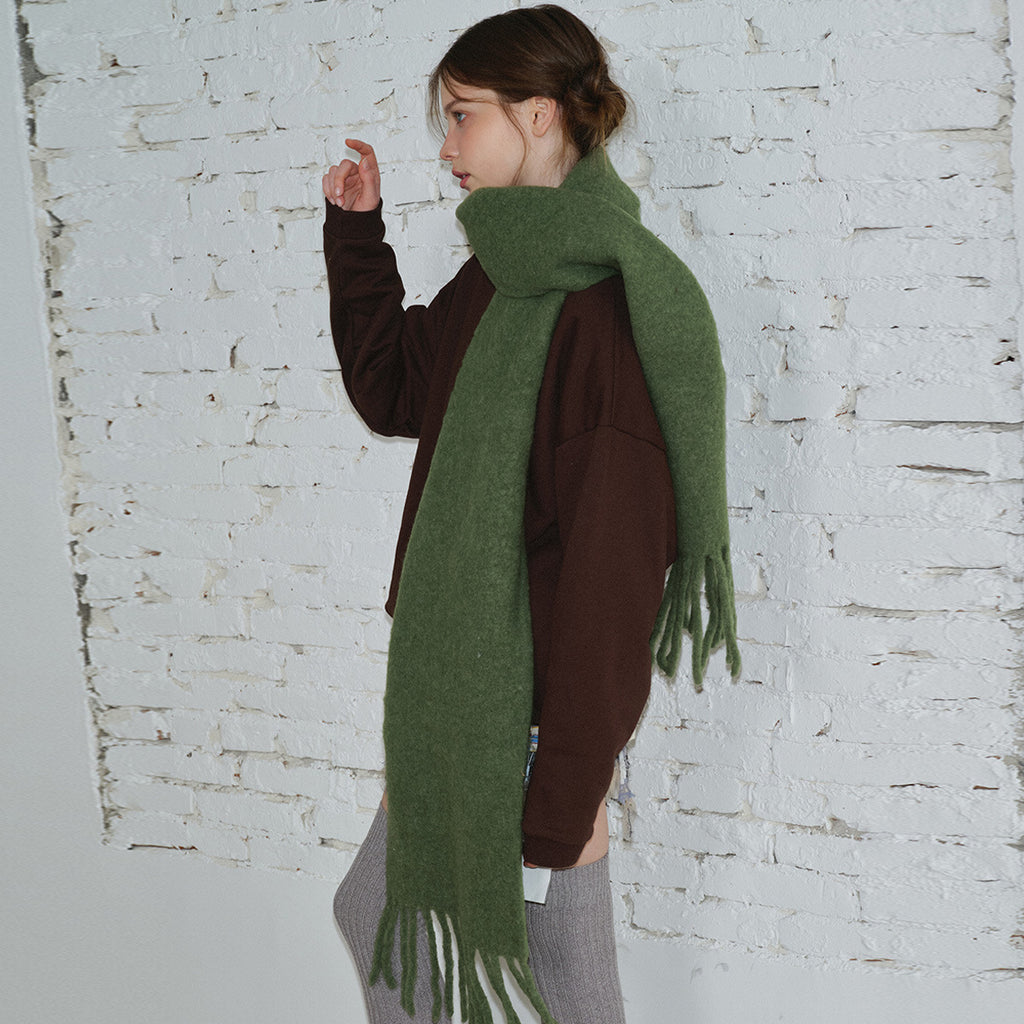 U's same style contains 32 wool solid color scarf for women, soft retro green wool in winter, ins atmosphere to increase the scarf