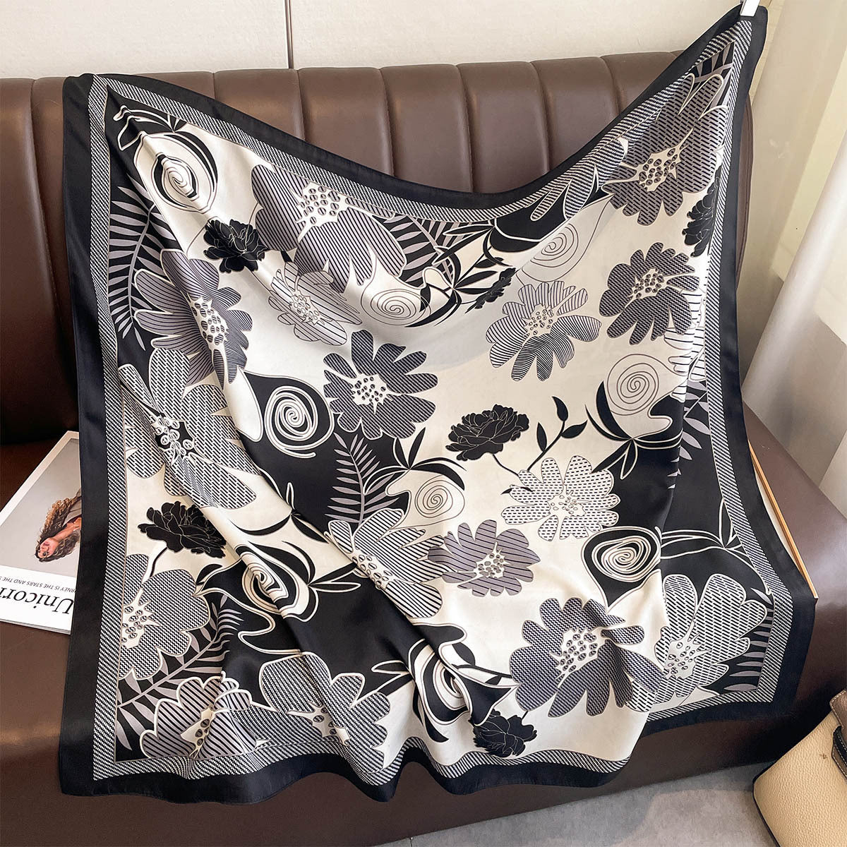 Spring and Autumn new retro flower printing simulation silk large square scarf women's French atmosphere professional twill shawl silk scarf