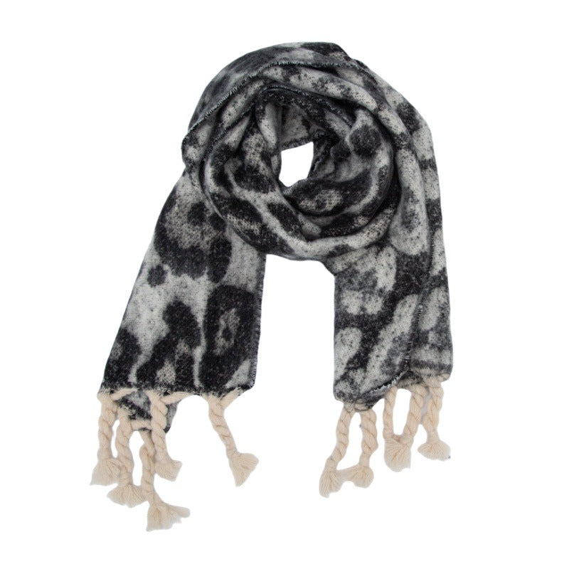 Europe, America, autumn and winter new circle sand jacquard leopard print knotted fringed scarf women's thickened shawl