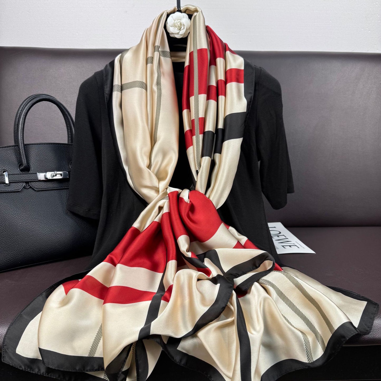 Simple and versatile geometric lines plaid damask printed silk scarf, new women's sunscreen shawl in spring, summer and autumn