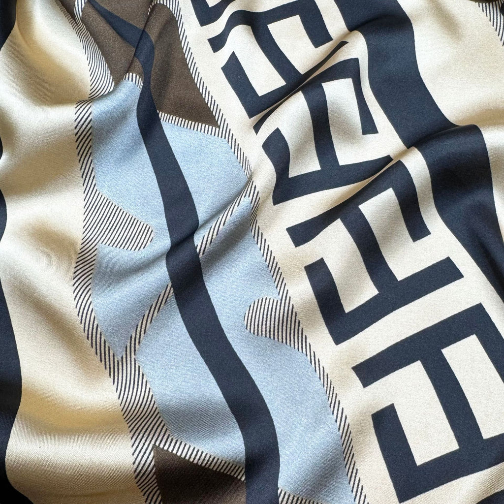 Simple and versatile geometric lines, letter simulation, long driver, fashionable and high-end decoration, outer shawl and scarf.