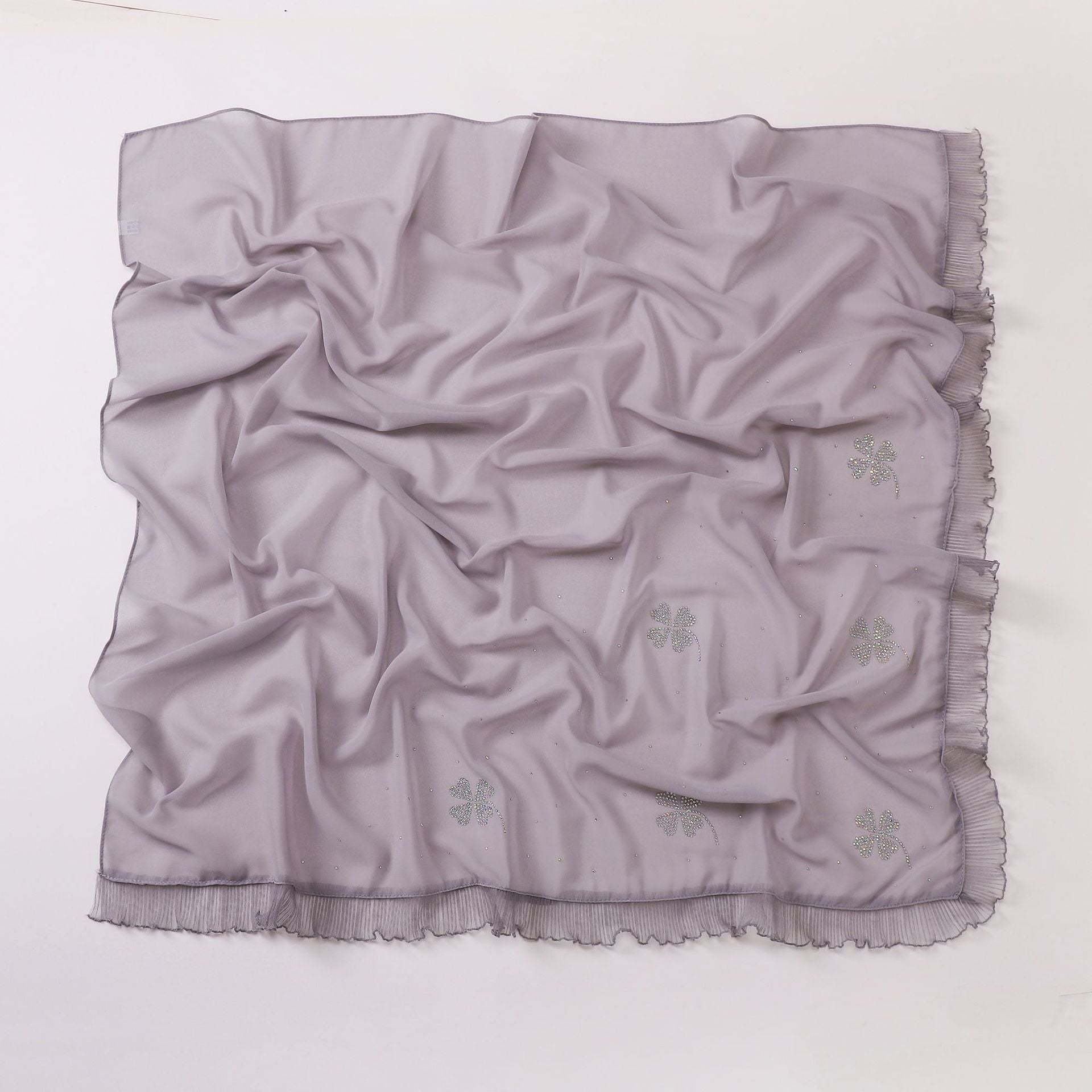 New four-leaf clover hot diamond organ edge pearl chiffon square scarf yarn scarf Middle East and Africa headscarf