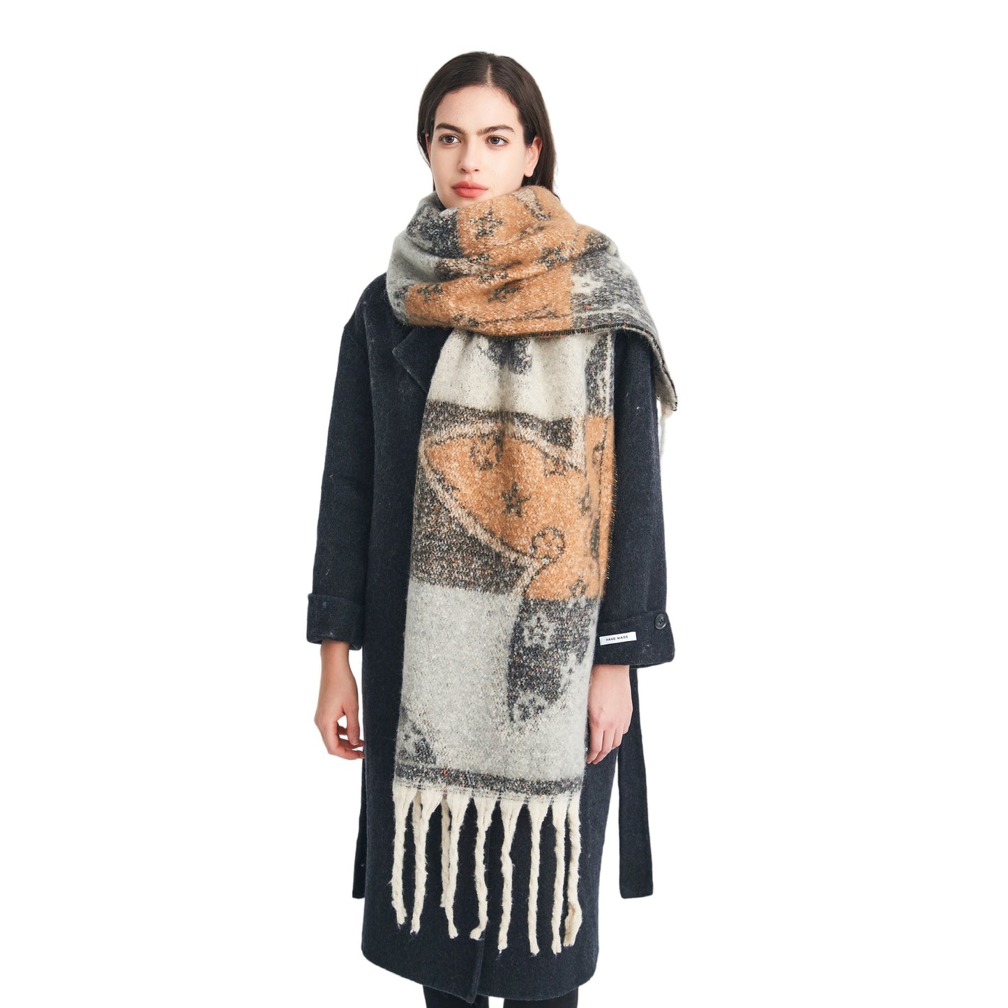 2025 new European and American autumn and winter circle yarn jacquard five-leaf flower fringed scarf