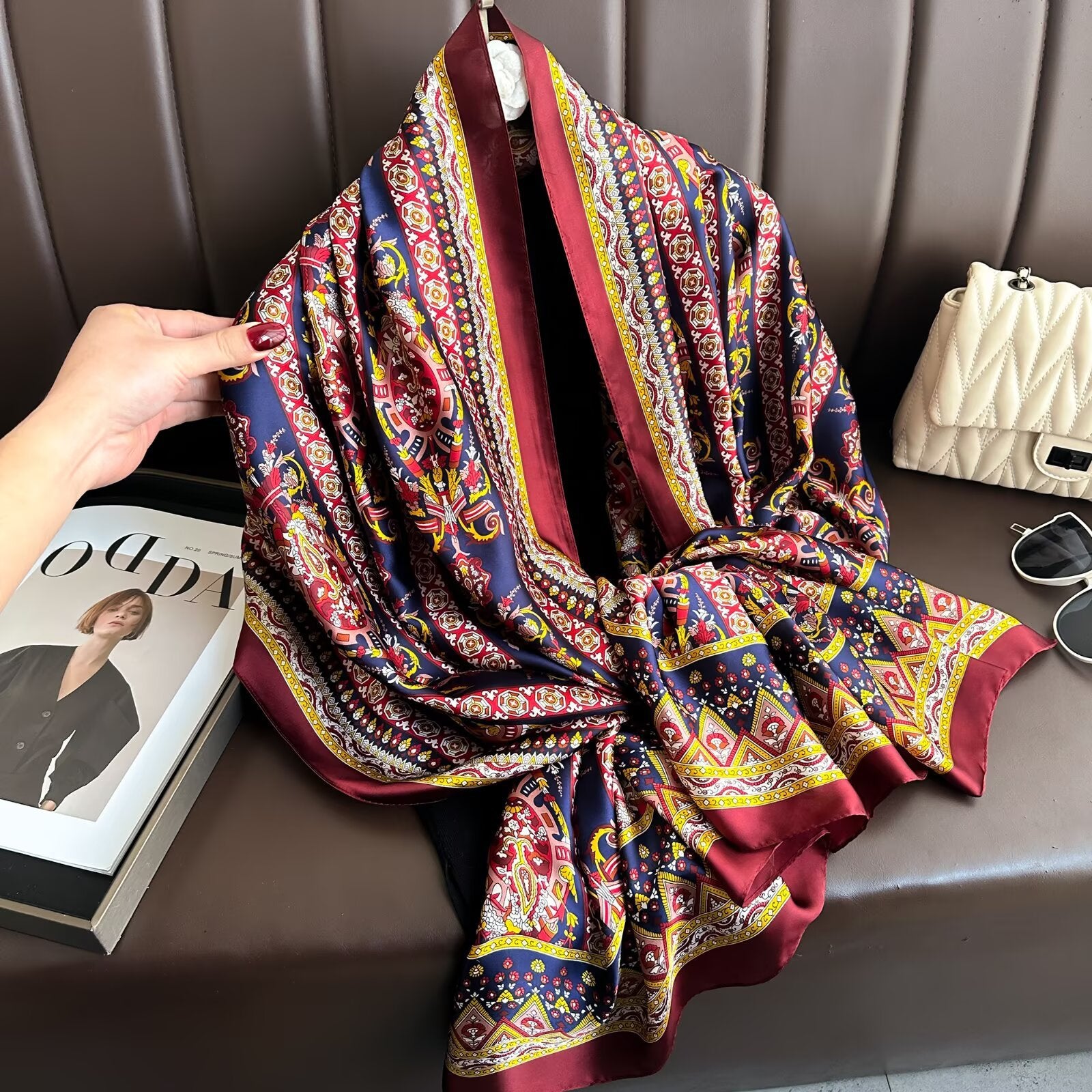 Korean version of fashion versatile Guochao ethnic style totem printing long silk scarf, simple and elegant temperament women's air-conditioned room shawl