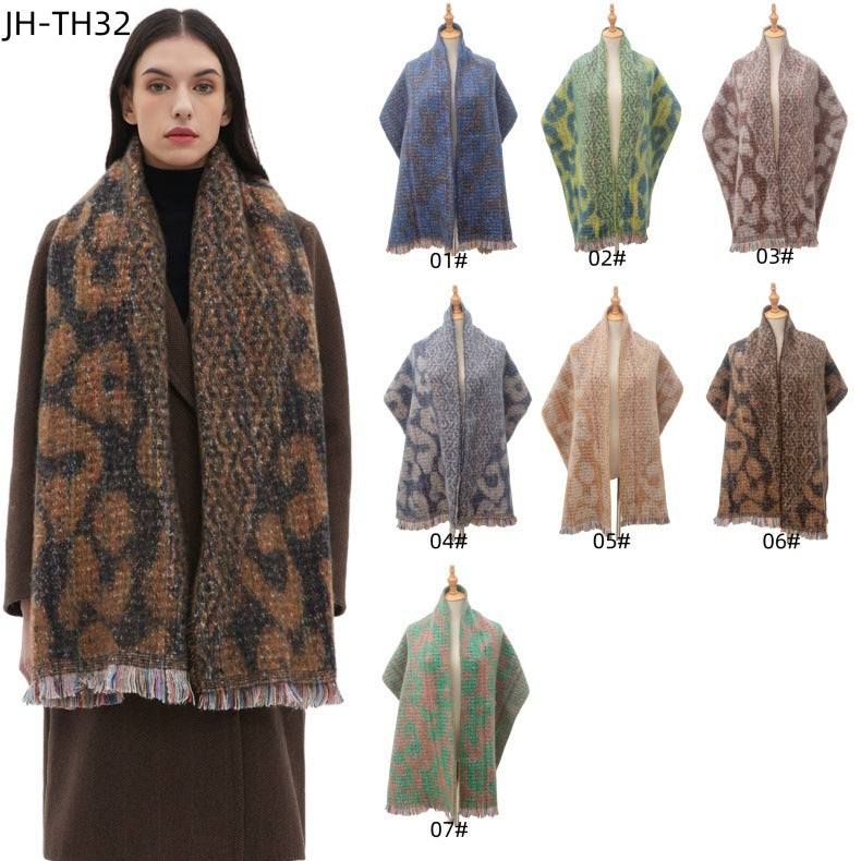 2025 new scarf European, American autumn and winter men and women's jacquard short beard clip flower leopard print scarf