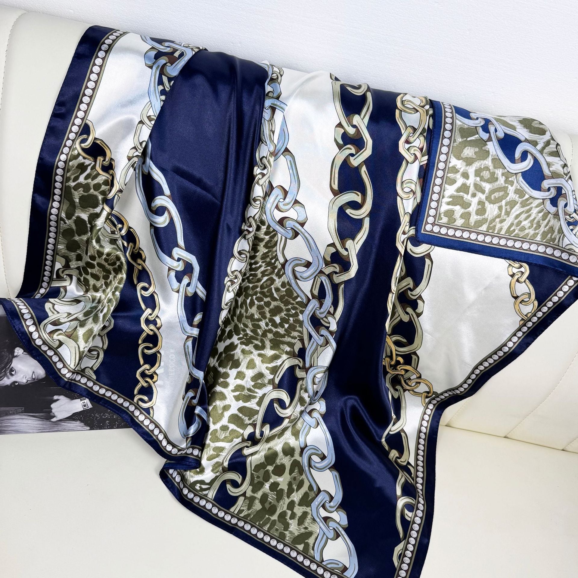 Simple and elegant plant flower flower, satin 90 square scarf, high-end women's headscarf with hand gift silk scarf