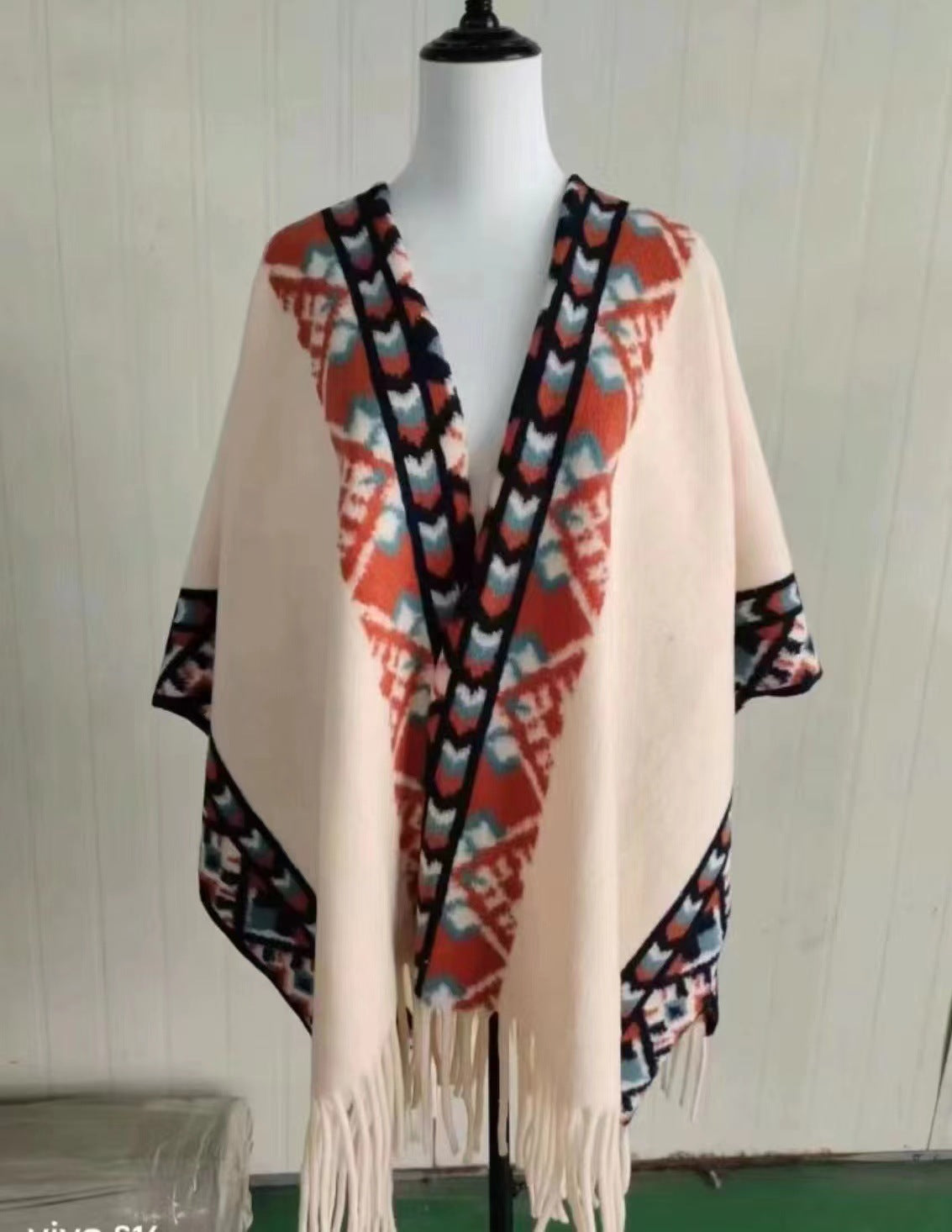 Autumn and winter Internet celebrities new plaid shawl with temperament fringed shawl cape cape retro scarf coat women